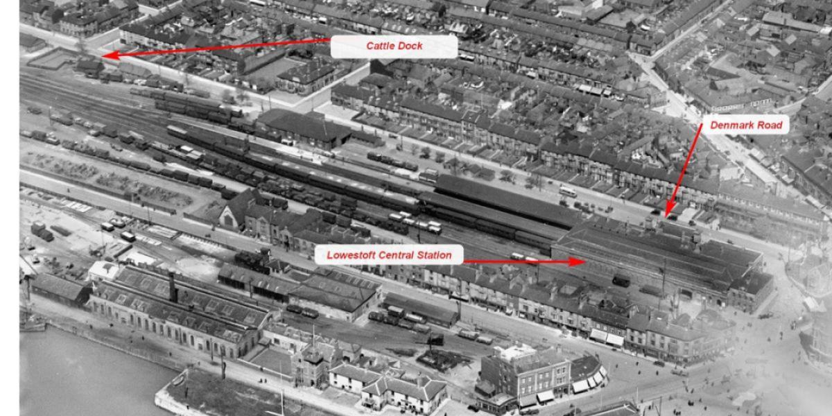 Image Aerial photo Lowestoft Station 1928